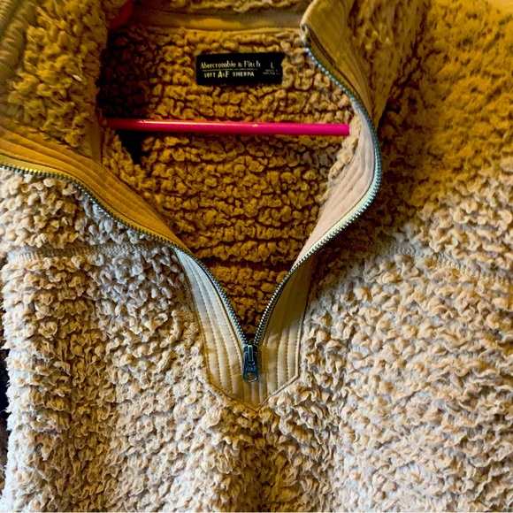 Abercrombie and Fitch Soft A&F Quart Zip Sherpa Pullover Large - Picture 8 of 10